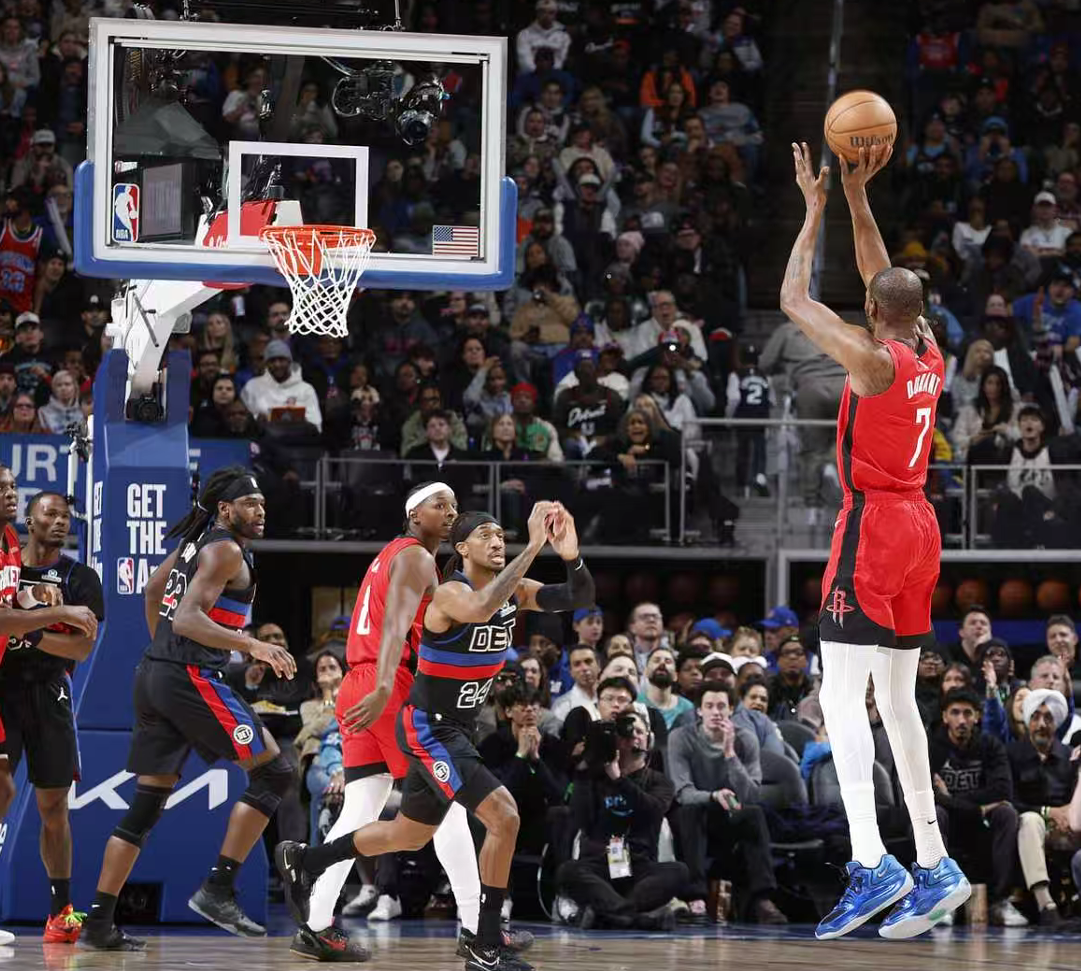 开云中国官网-背靠背两战68分燃尽了！37岁KD不足24小时鏖战85分钟：火箭又啃老